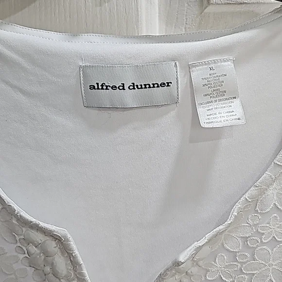 White Short Sleeve Top - Picture 3 of 13